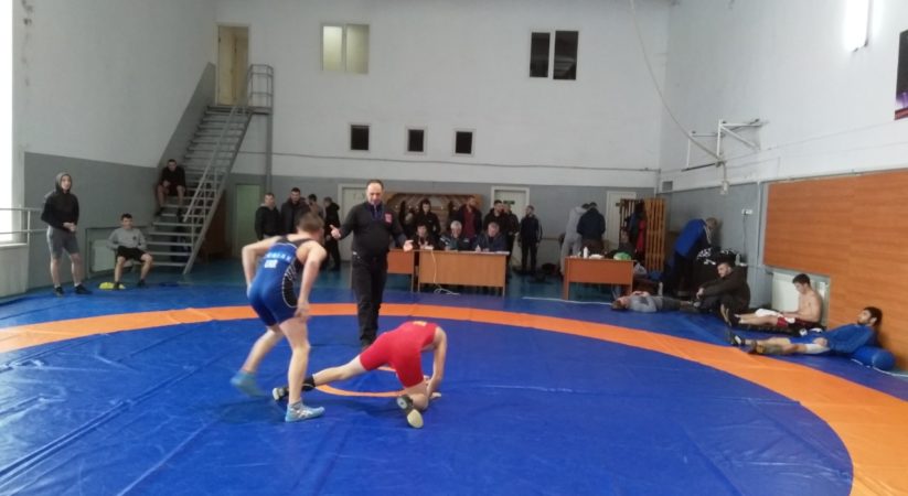 Чемпіонат області серед дорослих з вільної боротьби