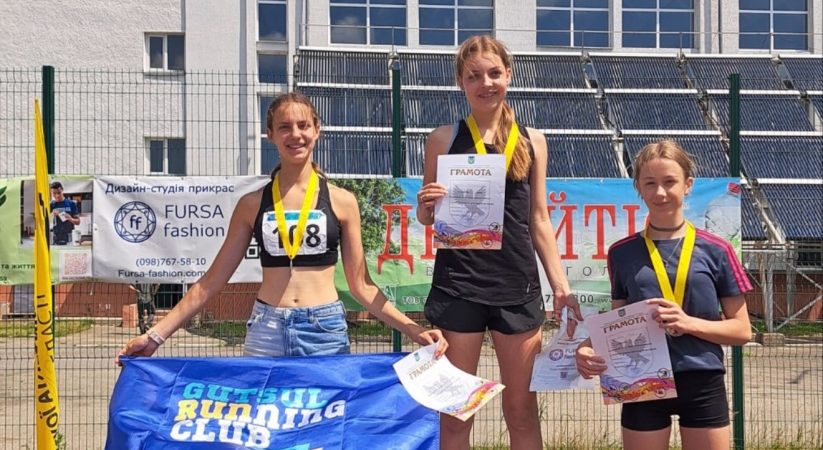 26 червня на стадіоні ІФНТУНГ відбувся чемпіонат області з легкої атлетики серед юнаків, у якому успішно виступили спортсмени відділення легкої атлетики нашої школи: