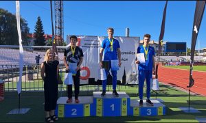 5 липня у місті Луцьк, на Чемпіонаті України з легкої атлетики серед юніорів, Дмитро Савицький здобув срібну медаль у стрибках у довж