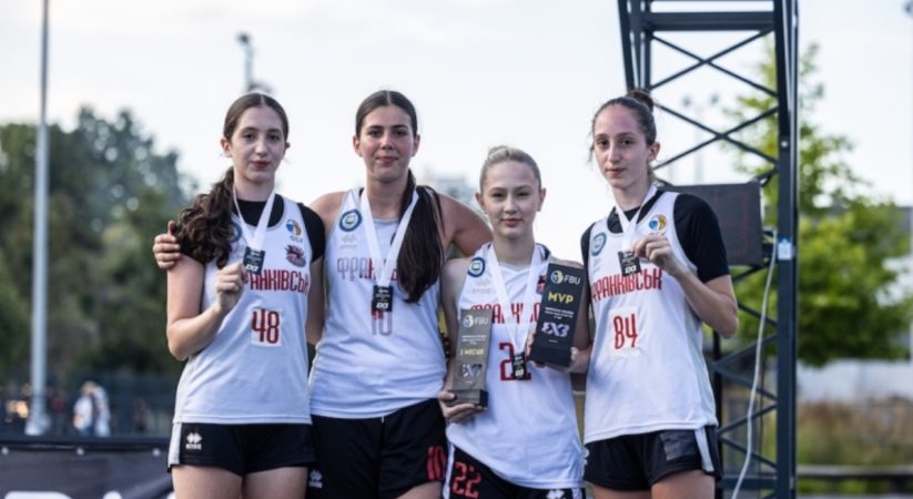 12 липня, в суботу, у місті Києві відбувся столичний етап чемпіонату України з баскетболу 3х3.<br>Спортсменки з Івано-Франківська здобули золото.<br>У змаганнях взяли участь 54 команди, які виступали у трьох вікових категоріях.
