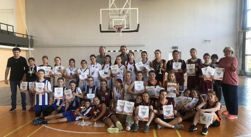 З 14 по 21 вересня відбулися чемпіонати області серед дівчат 2014, 2013 та 2011 р.н.<br>Учениць ОДЮСШ привітали та нагородили за здобуті результати:<br>• ІІ місце у весняному чемпіонаті області серед дівчат 2013 р.н.;<br>• ІІІ місце в осінньому чемпіонаті області серед дівчат 2013 р.н.;<br>• ІІ місце у чемпіонаті області серед дівчат 2014 р.н.;<br>• І місце у чемпіонаті області серед дівчат 2011 р.н.