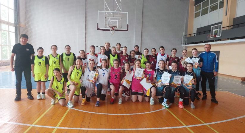 У неділю в спортзалі «Олімп» в Івано-Франківську відбувся Чемпіонат області з баскетболу 3×3 серед дівчат 2013 р.н.
